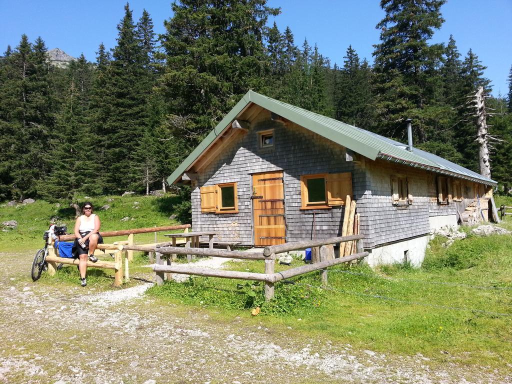 Gaestehaus Bergfrieden Bolsterlang Exterior photo
